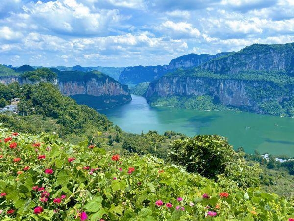 耀世娱乐-畅享贵州23°C的夏日清凉，“解锁”更多新玩法