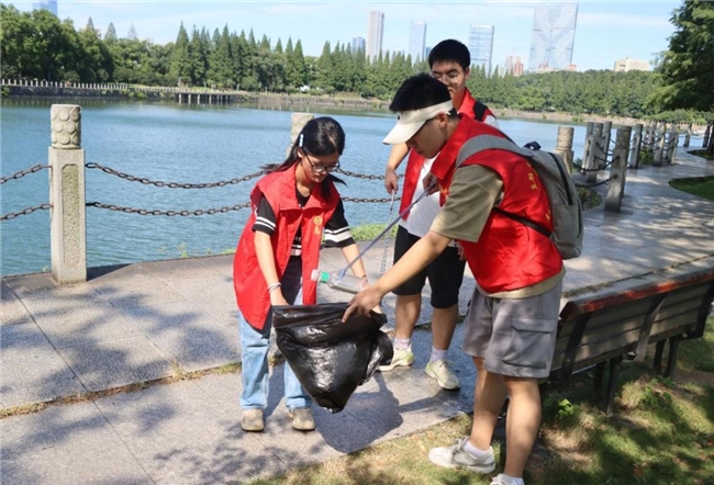 耀世娱乐-绿色长征 青春行动：青年环保行动引领绿色文明新风尚