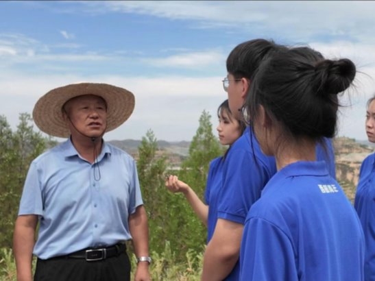 耀世娱乐-追寻领袖足迹，筑梦乡村振兴： 西安邮电大学赴榆林开展社会实践活动